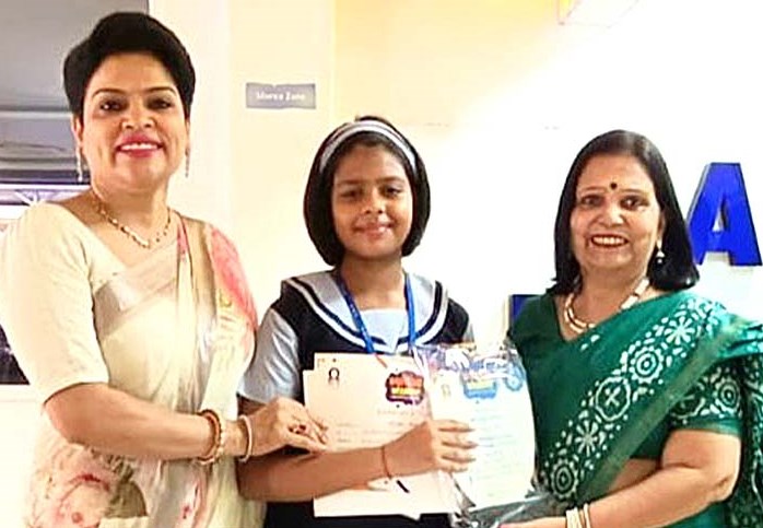 Rishtha wins gold medal in state level handwriting contest